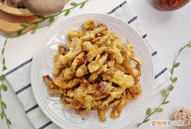 椒盐蘑菇怎样才能酥脆不油,椒盐蘑菇怎样做酥脆好吃
