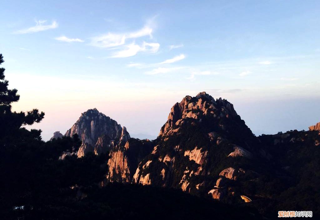 踊跃是什么意思，词语踊跃的解释，汉语词典 踊跃在词典中的意思