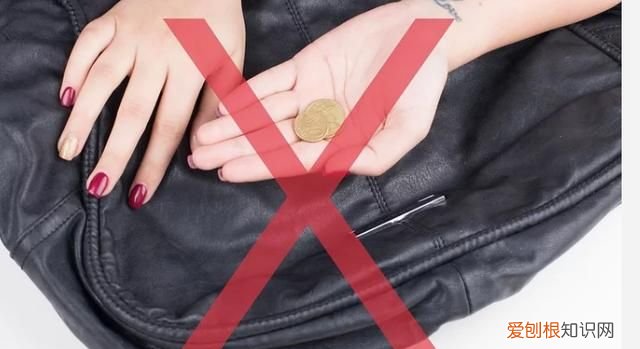 鳄鱼恤皮包如何辨别真伪，如何鉴别真假皮包包 如何鉴别真假皮