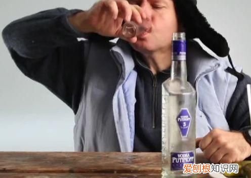 俄罗斯伏特加相当于中国哪种白酒