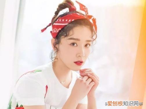 化妆时用的发带怎么戴