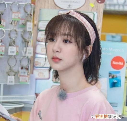 化妆时用的发带怎么戴