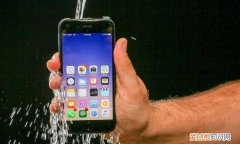 苹果11在水里泡了两个月还能用吗