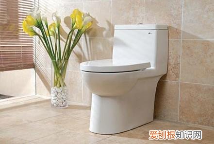 马桶水箱一直不满水吗？先检查水位设置，再检查漏水情况，最后更换水件