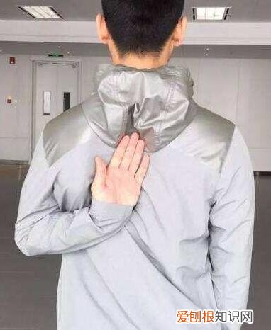 患了肩周炎真的不好受 肩周炎三个动作自愈方法