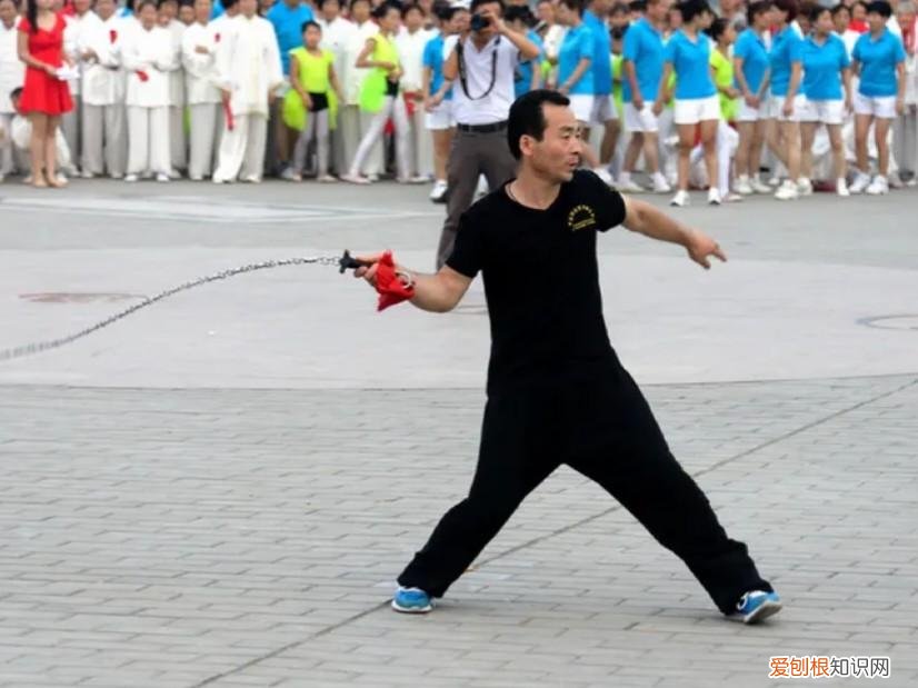 肩部锻炼动作空手 肩部锻炼动作