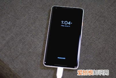 手机充电插孔松动怎么解决，充电接口松动及插不紧的解决方法