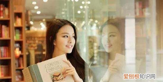 女生如何自爱，做一个自尊自爱自信自强的女生