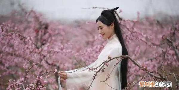 女生如何自爱，做一个自尊自爱自信自强的女生