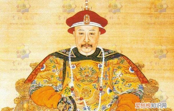 乾隆帝最后杀死和珅而不杀纪晓岚的关键原因 立刻赐死和珅和珅的官比纪晓岚大