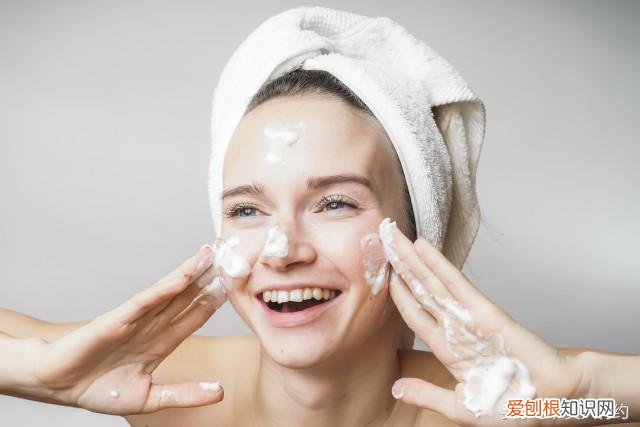 怎么去黑头在家里