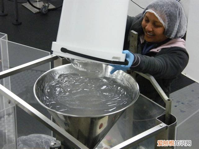 每天晚上坚持涂芦荟胶的效果 芦荟胶对痘痘和痘印有效果吗