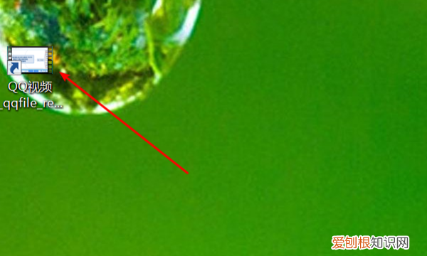 如何将手机上的传送到电脑，手机里的照片如何导入电脑