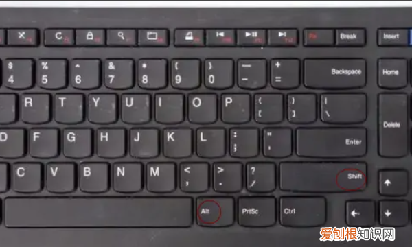 兀怎么用电脑打出来，φ在键盘上怎么打出来