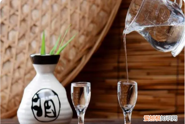 茶七酒八什么意思，茶七饭八酒满杯的内涵是什么