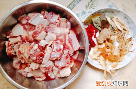 滋补羊肉汤怎么做，滋补羊肉汤放什么材料