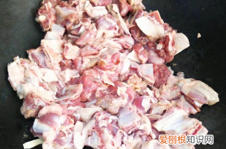 滋补羊肉汤怎么做，滋补羊肉汤放什么材料
