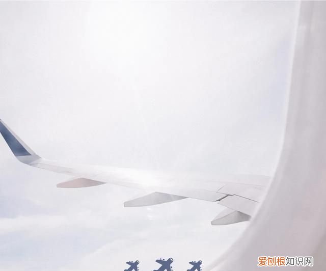 女人坐在飞机上飞是什么意思 女人坐在飞机上飞什么