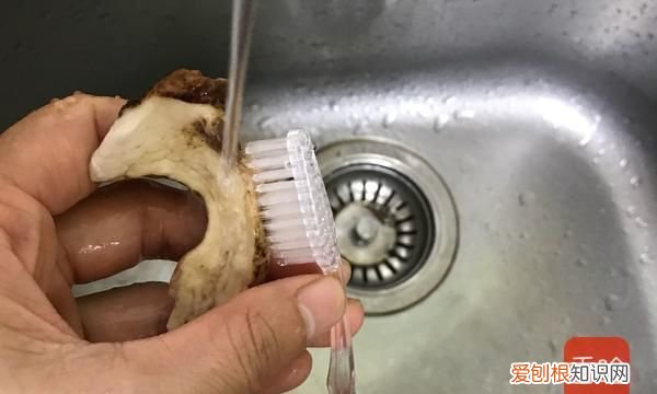 此汤女人经期必备消除姨妈痛,经期适合吃什么补血甜汤