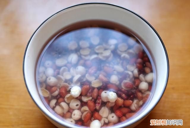 怎么熬制的八宝粥又香又好,隔水炖八宝粥的做法步骤