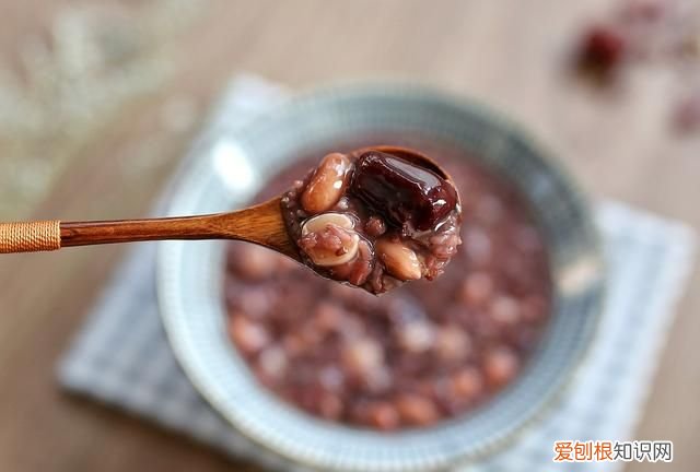 怎么熬制的八宝粥又香又好,隔水炖八宝粥的做法步骤