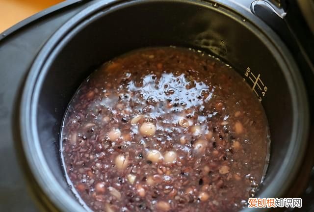 怎么熬制的八宝粥又香又好,隔水炖八宝粥的做法步骤