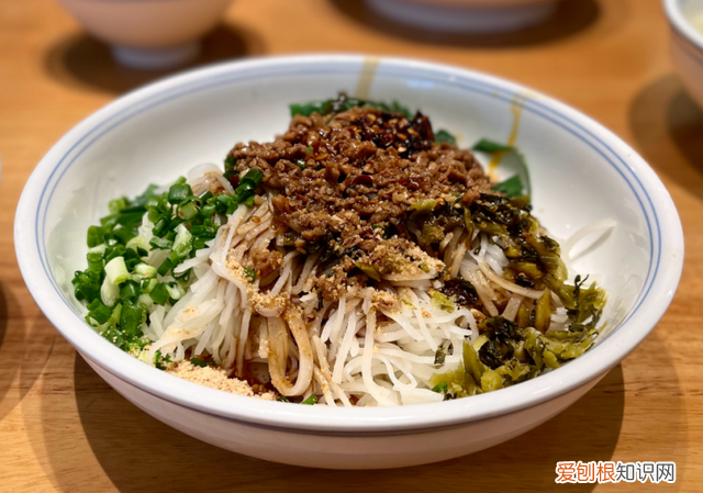 云南曲靖出了名的特色美食都有啥