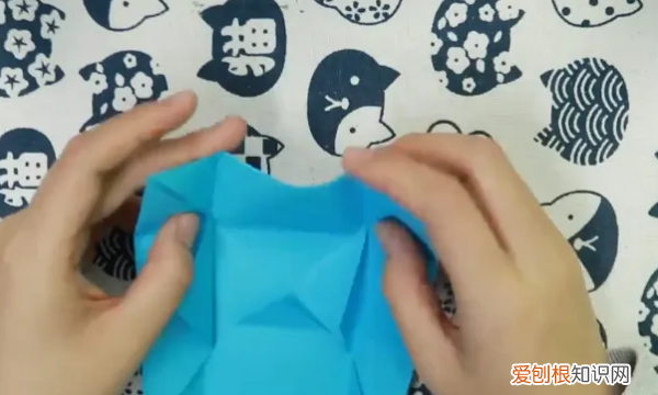 如何制作垃圾铲折纸,手工折纸垃圾桶怎么折简单又漂亮