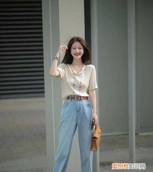 年轻的女性在夏季穿什么，夏天女生日常如何穿搭更具时尚感