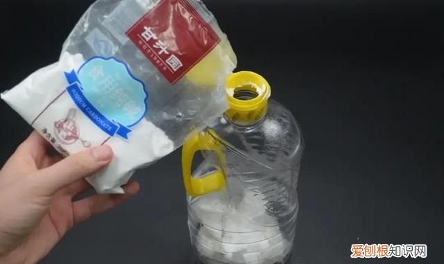 挖机液压油桶如何彻底清洗干净 油桶清洗小妙招