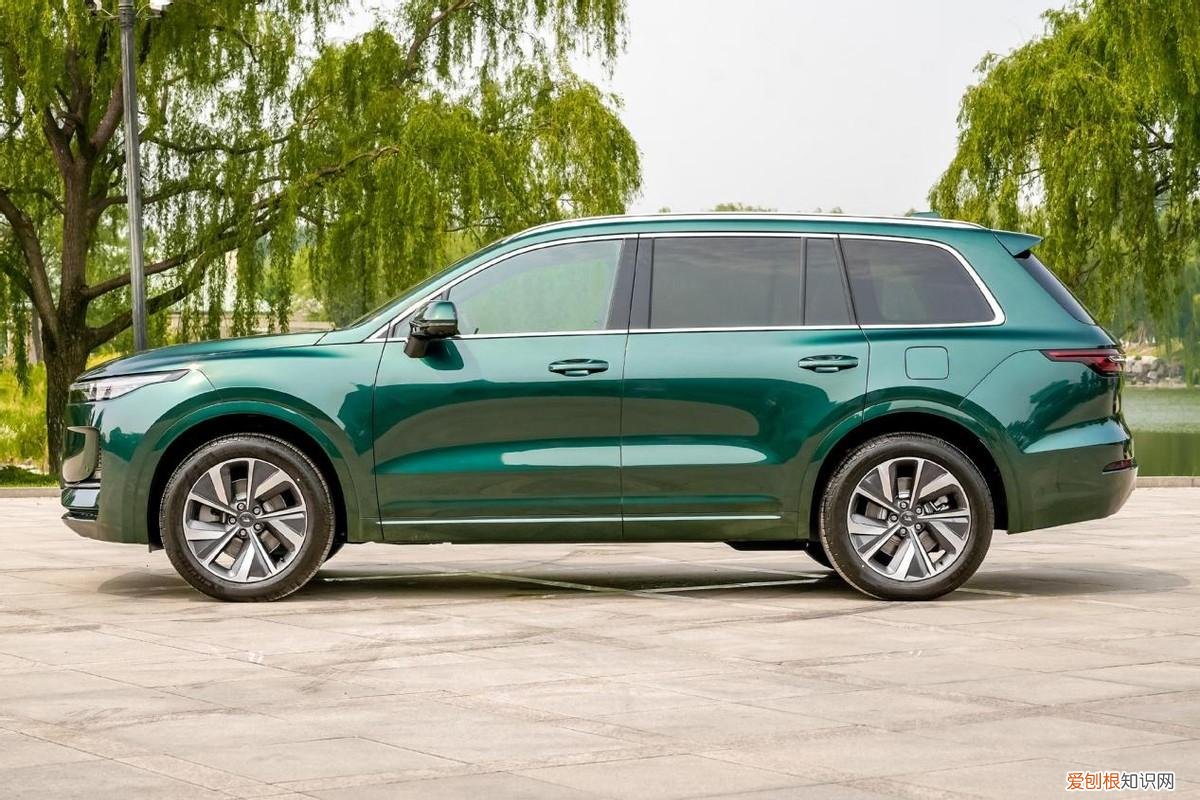 低调奢华有内涵的意思