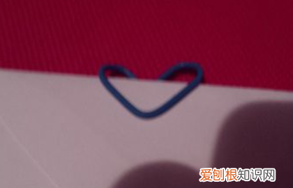 回形针怎么折成爱心,如何把回形针折成心形