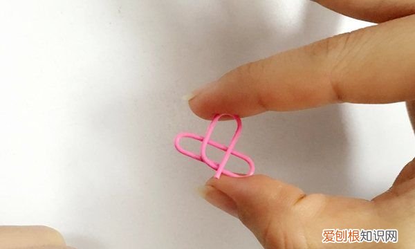 回形针怎么折成爱心,如何把回形针折成心形
