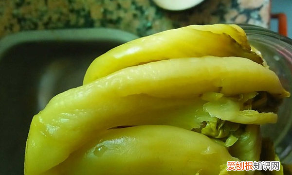 开水烫菜怎么做成酸菜,用开水烫过的萝卜菜怎么保存