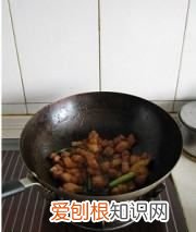 茶树菇烧肉怎么做,茶树菇烧肉的做法肉的做法