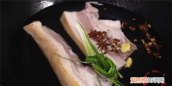 把五花肉放锅里蒸一蒸实在太香了