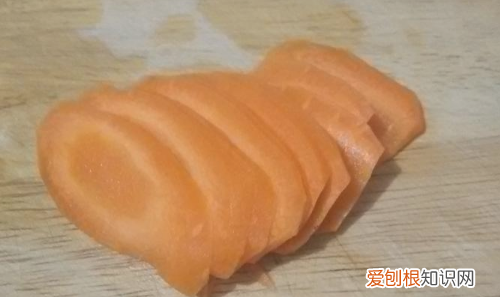 怎么切胡萝卜丝，红萝卜丝怎么切才能最细