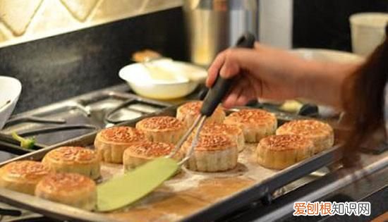 月饼快速回油跟自然回油的区别 月饼回油是啥意思,需要多久