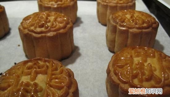 月饼快速回油跟自然回油的区别 月饼回油是啥意思,需要多久