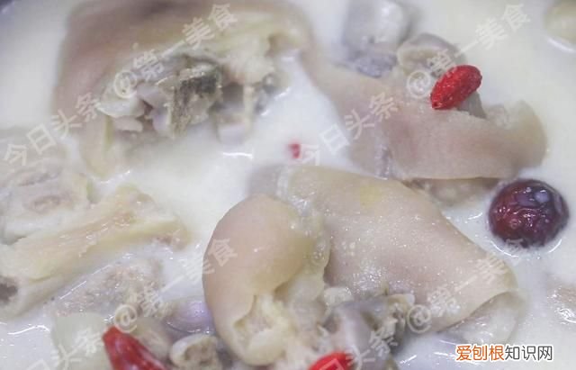 怎么炖猪蹄软烂不腻 炖猪蹄只需一个小方法猪蹄软烂