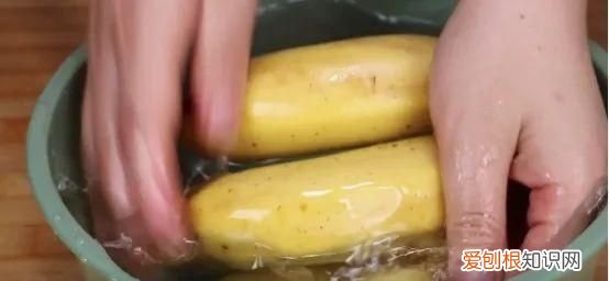 香蕉买来两天就变黑,香蕉放在冰箱里面变黑了可以吃吗