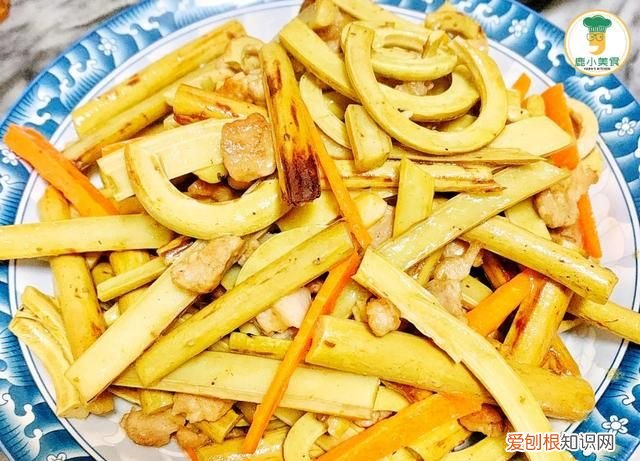 春天山里蕨菜味道脆爽下饭,蕨菜怎么收藏到冬季吃