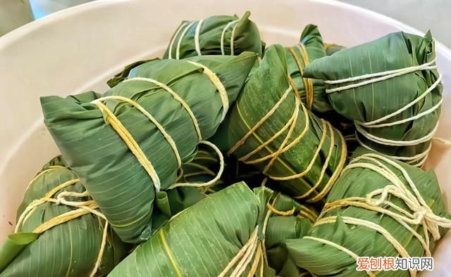 煮粽子是凉水还是热水煮多长时间 煮粽子是用凉水煮还是开水煮