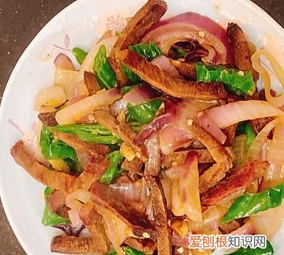 辣椒炒牛肉怎么炒好吃又嫩窍门 家常辣椒炒牛肉的做法