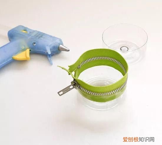 可乐易拉罐瓶底变形还能喝嘛 可乐喝完了瓶子可别扔