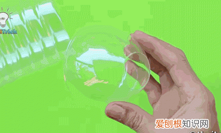 可乐易拉罐瓶底变形还能喝嘛 可乐喝完了瓶子可别扔