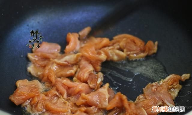 不用怀疑这菜绝对简单又下饭,下饭一绝这道菜吃10顿都不会腻
