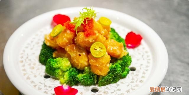 翡翠大虾球的做法,翡翠虾球的做法