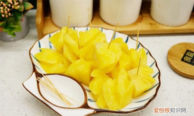 菠萝的吃法盐水泡多久 菠萝不用盐水泡怎么吃