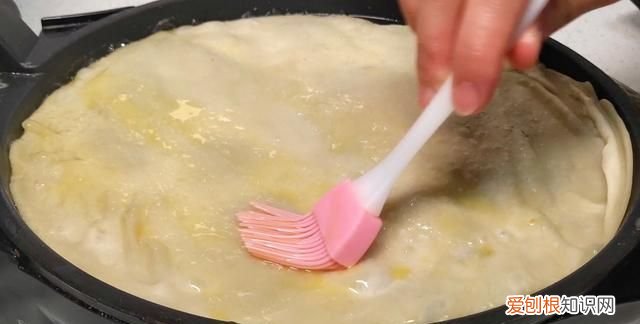 烙饼怎么做层多又软又好吃,平底锅烙饼咋可以烙得又酥又脆